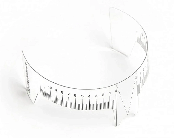 Eyebrow ruler with indicator